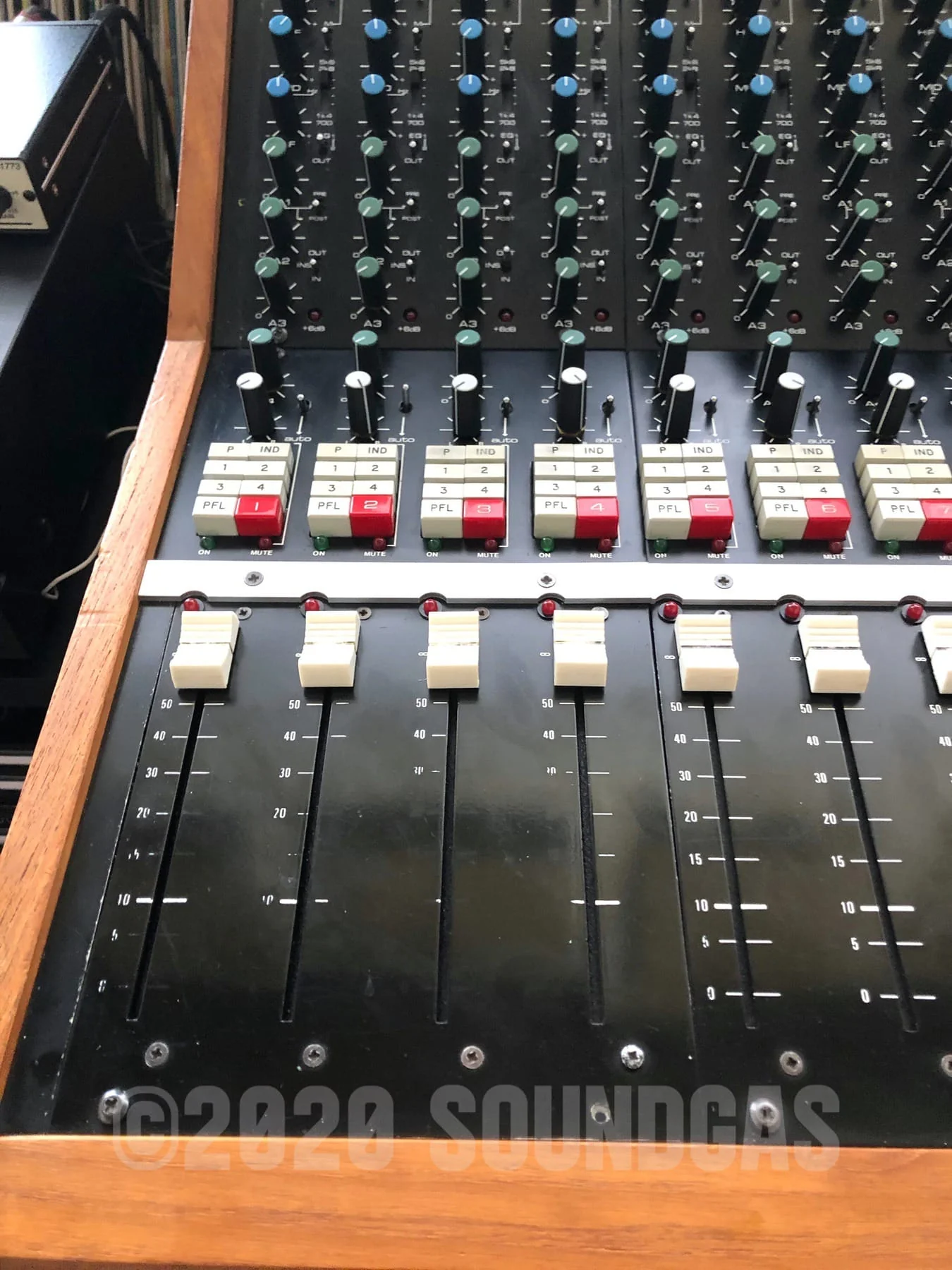 Chilton QM3 - 24-8-2 Mixing console - ex-BBC - Image 10
