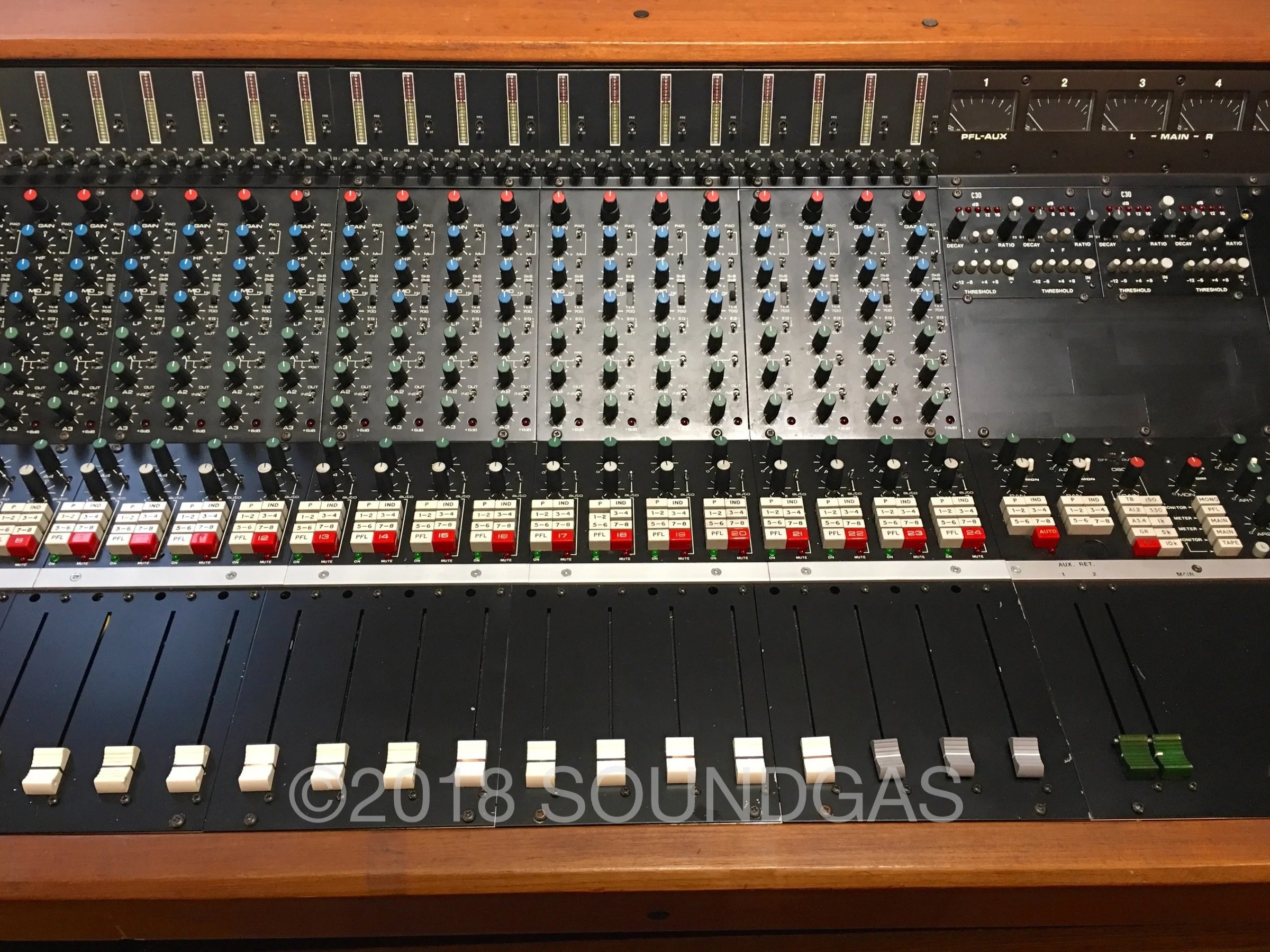 Chilton QM3 - 24-8-2 Mixing console - ex-BBC - Image 5