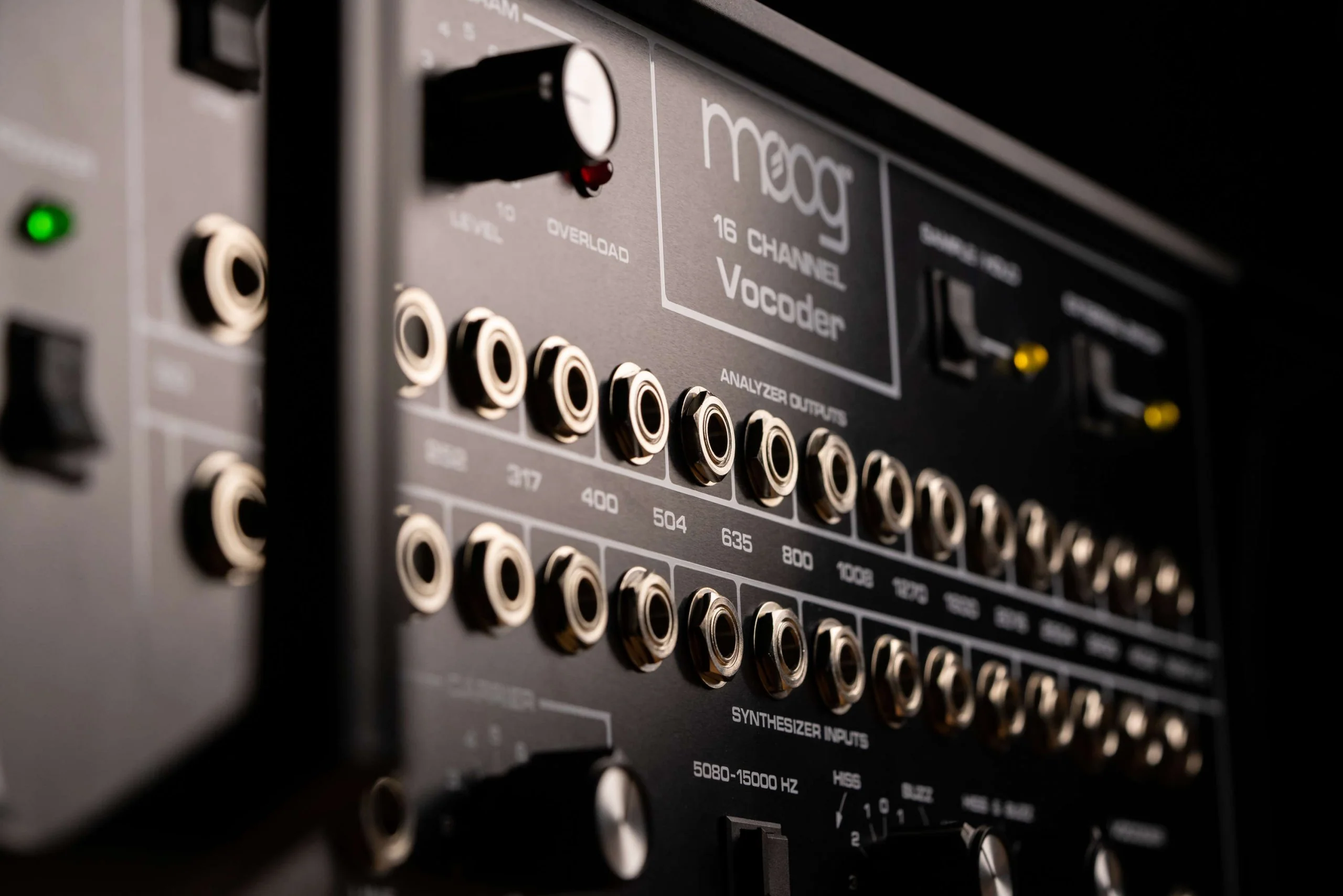 Moog 16 Band Vocoder - Image 5
