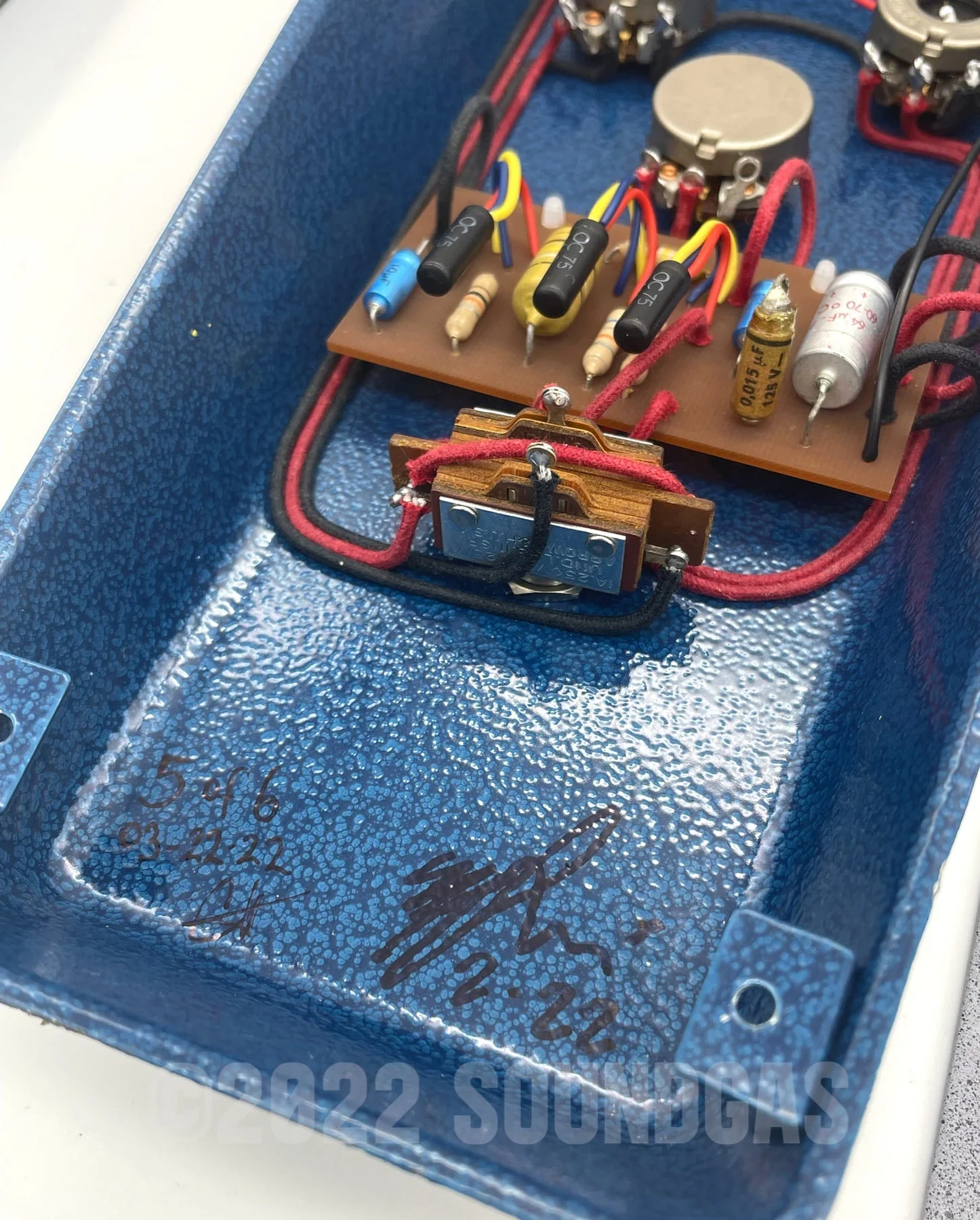 R2R Electric Aged Supa MKII Fuzz 1963 Philips - Image 11