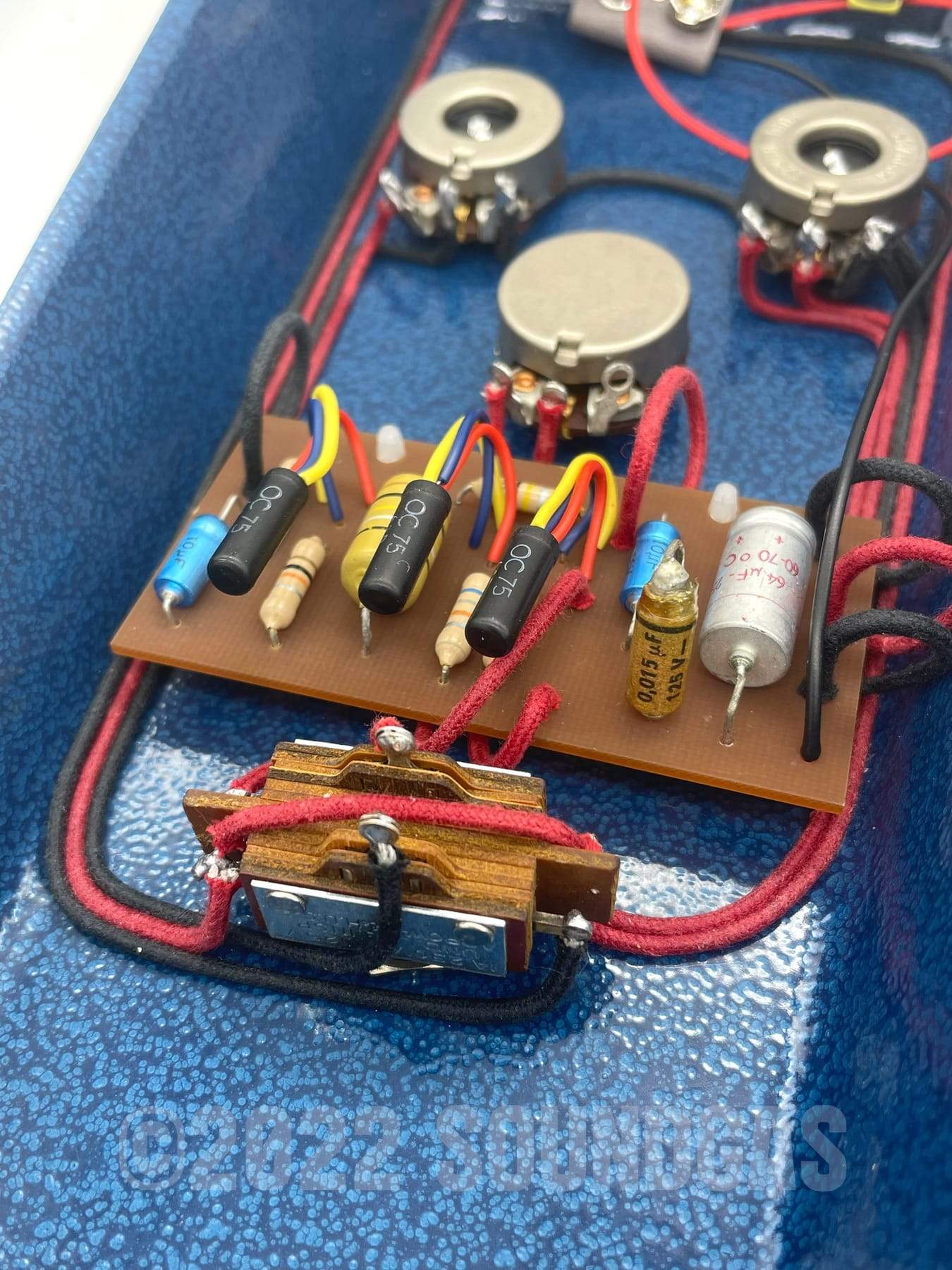 R2R Electric Aged Supa MKII Fuzz 1963 Philips - Image 12