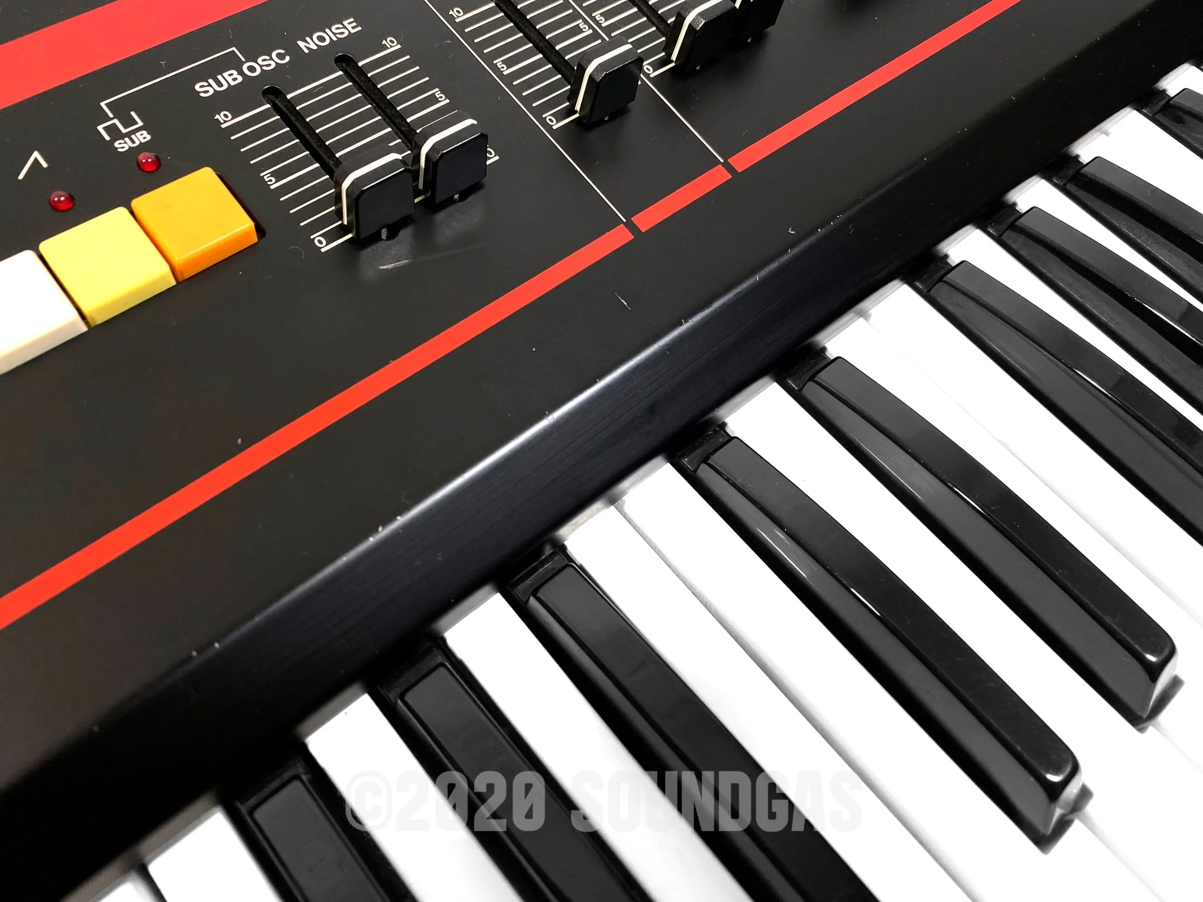 Roland Juno-6 - Image 10