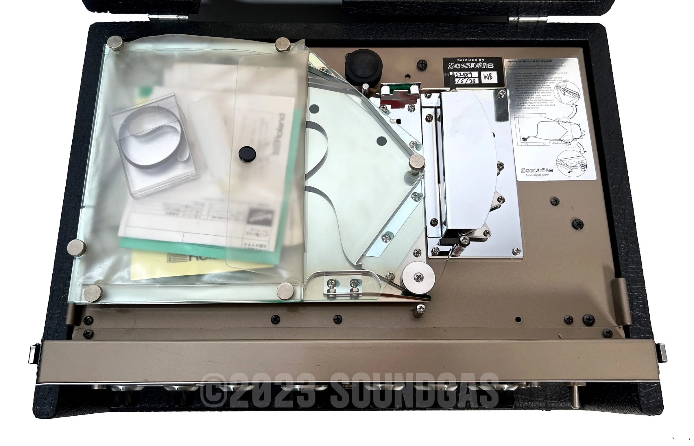 Roland RE-201 Space Echo, Early Preamp Mod sn 952889 - Image 10