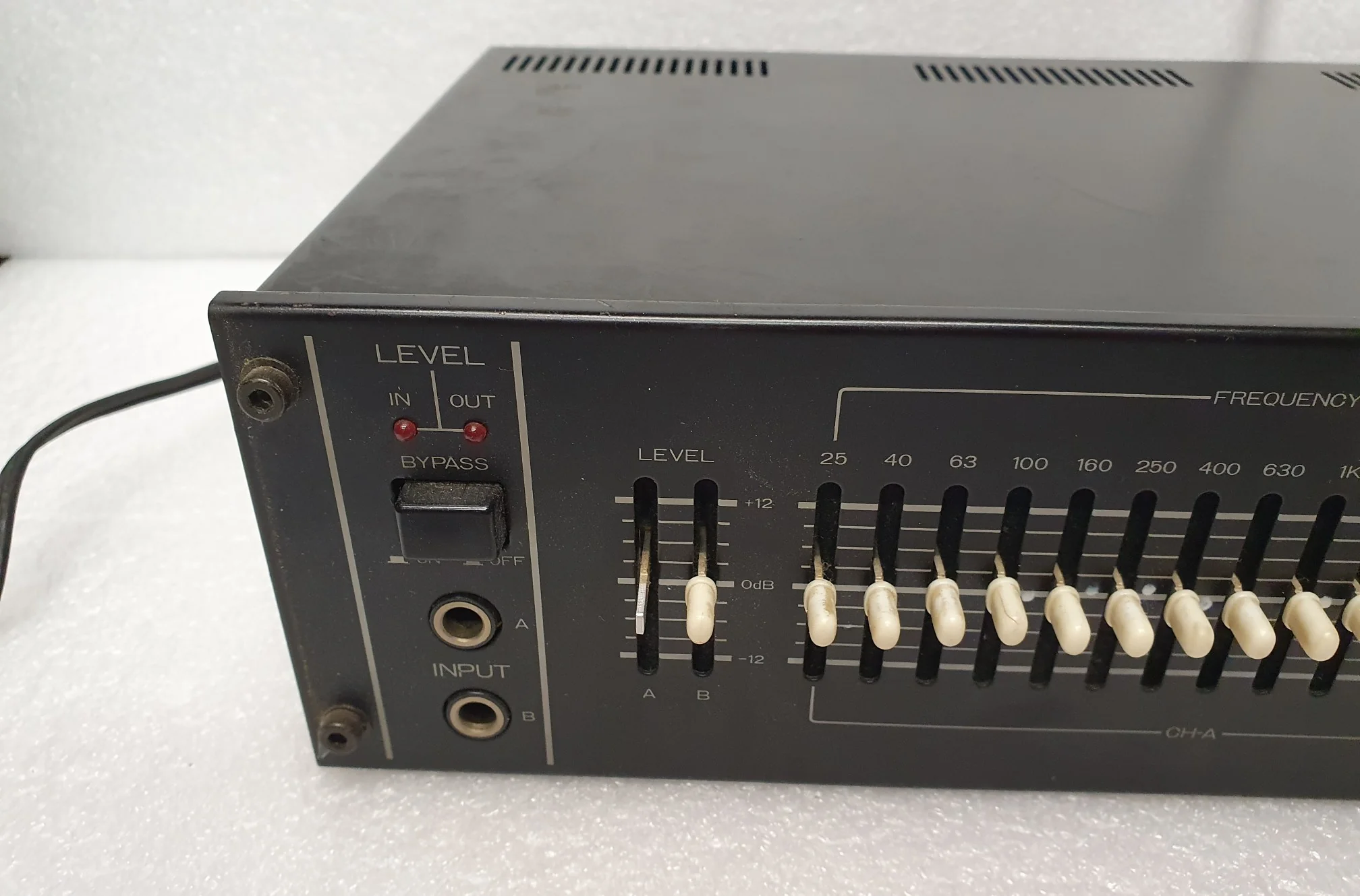 Roland SEQ-315 Graphic Equalizer - Image 2