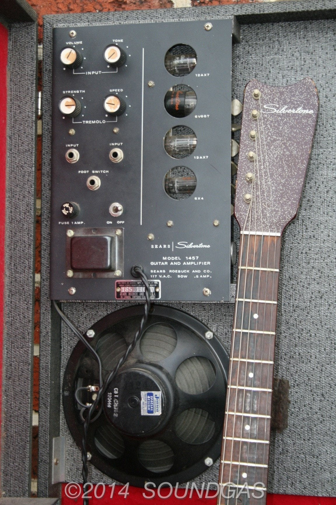 SILVERTONE/DANELECTRO 1457 Amp-In-Case Guitar - Image 4
